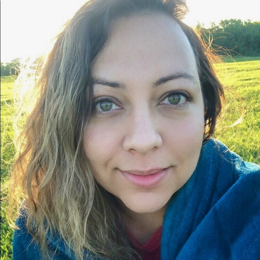 Meet your Posher, Angela